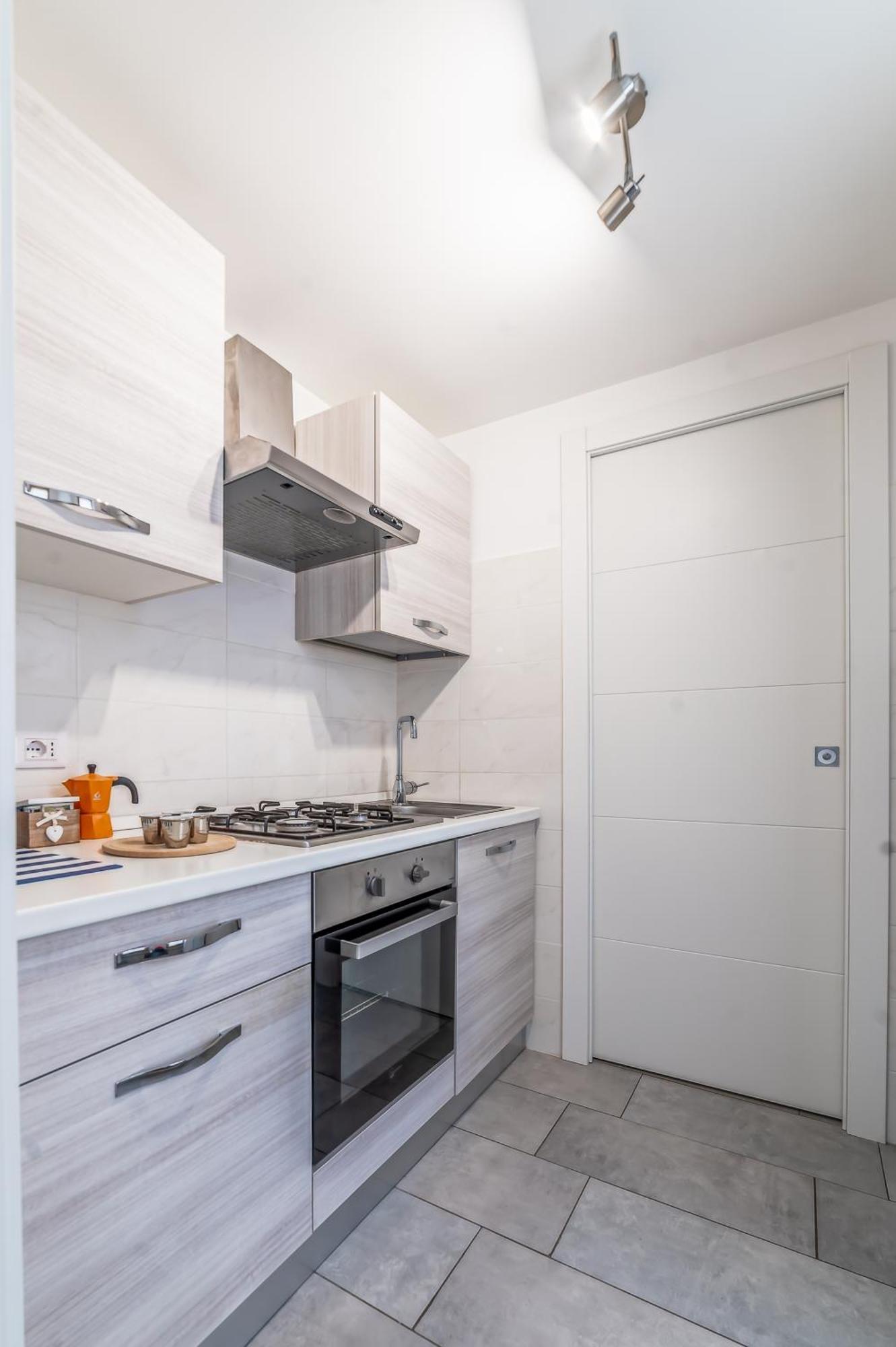 Stylish And Close To Metro Rom
